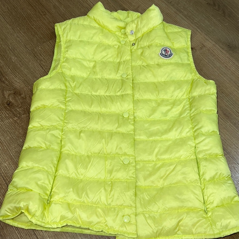 Autentic Moncler kids! In great condition size 12anni